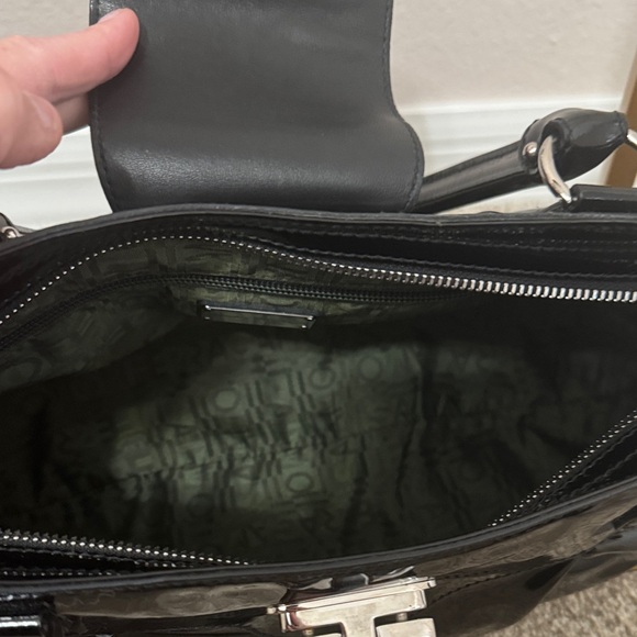 **♥️♥️Salvatore Ferragamo Black Patent Leather Handbag♥️♥️** - Picture 11 of 13